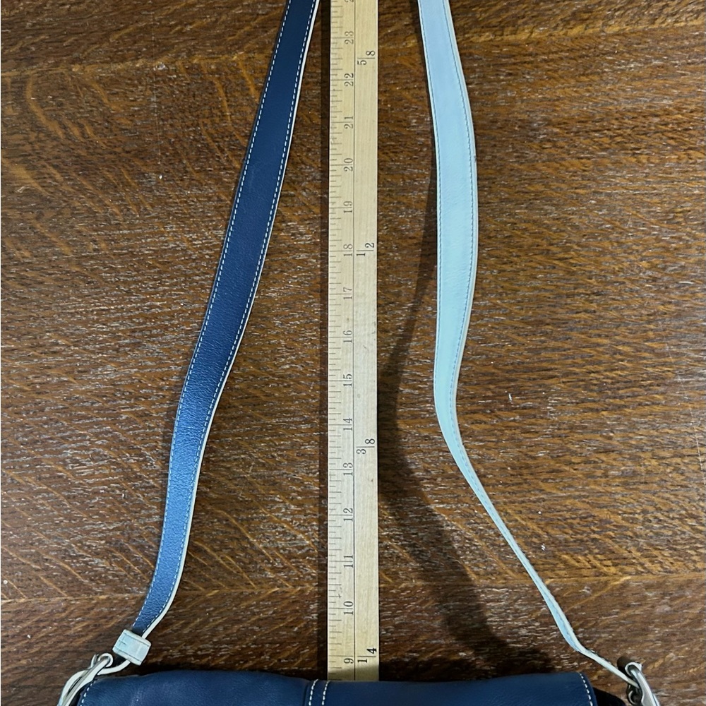 Coach Navy Leather Shoulder bag #9570 Beautiful - Picture 5 of 9